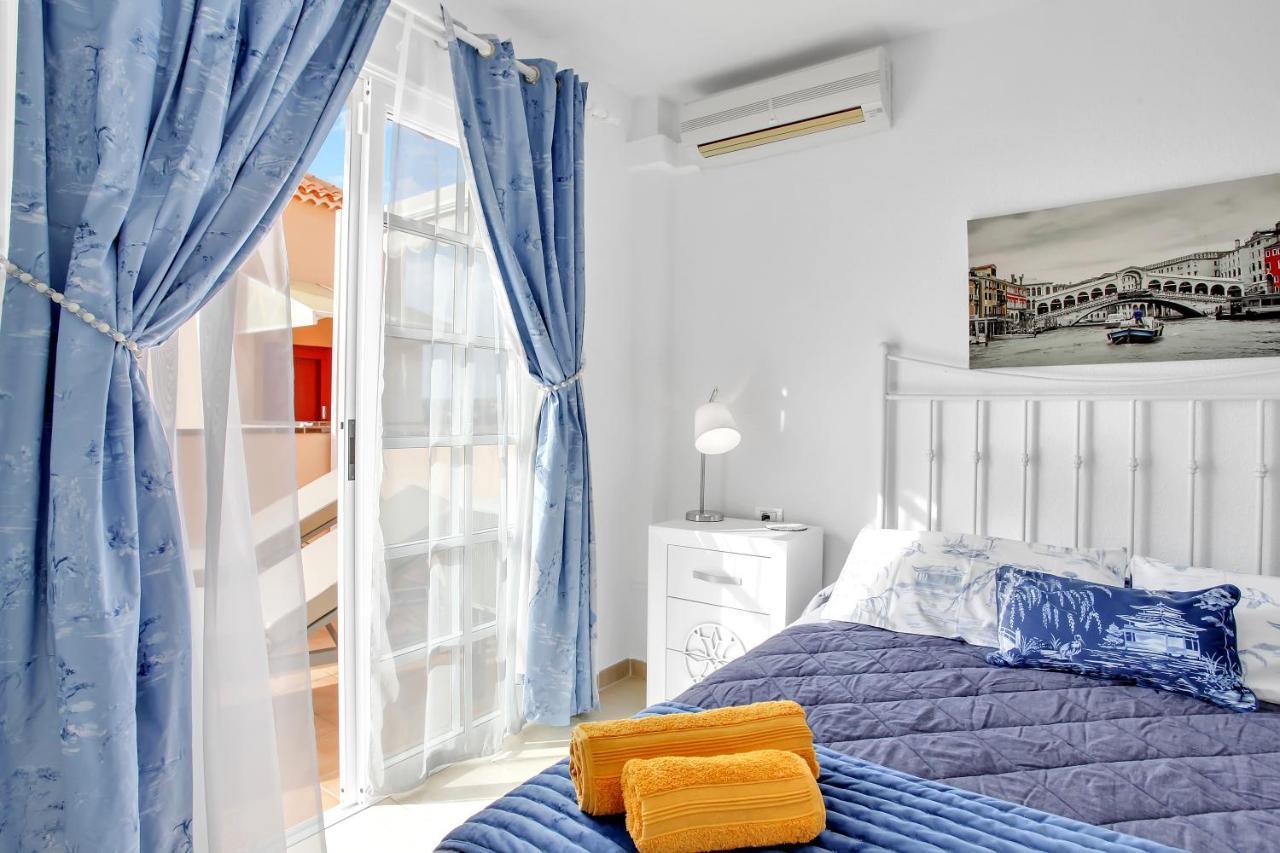 Top Floor, Sea View, Huge Terrace, Heated Pool, Garage Los Cristianos  Luaran gambar